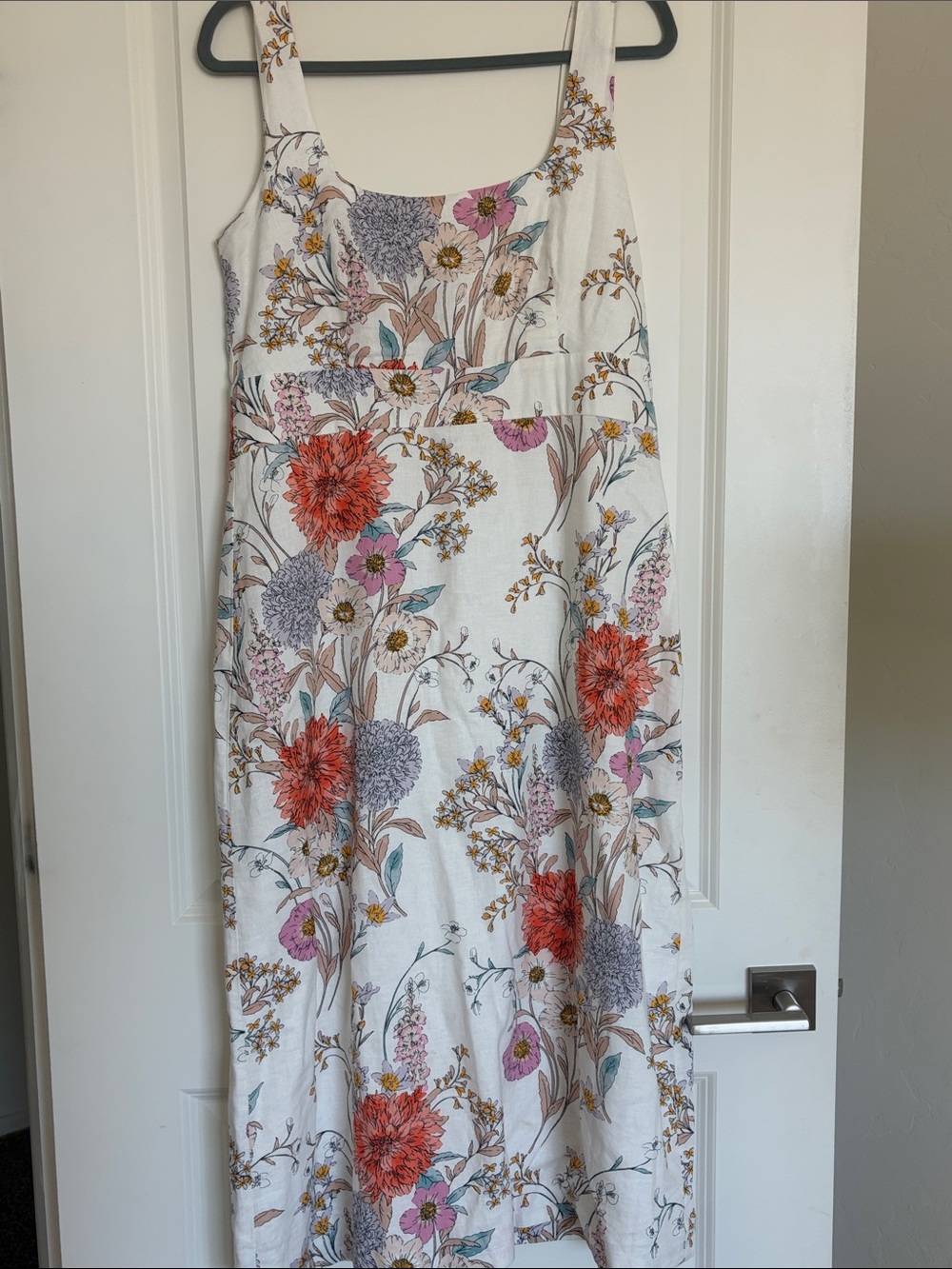 Beautiful floral midi dress 🌼